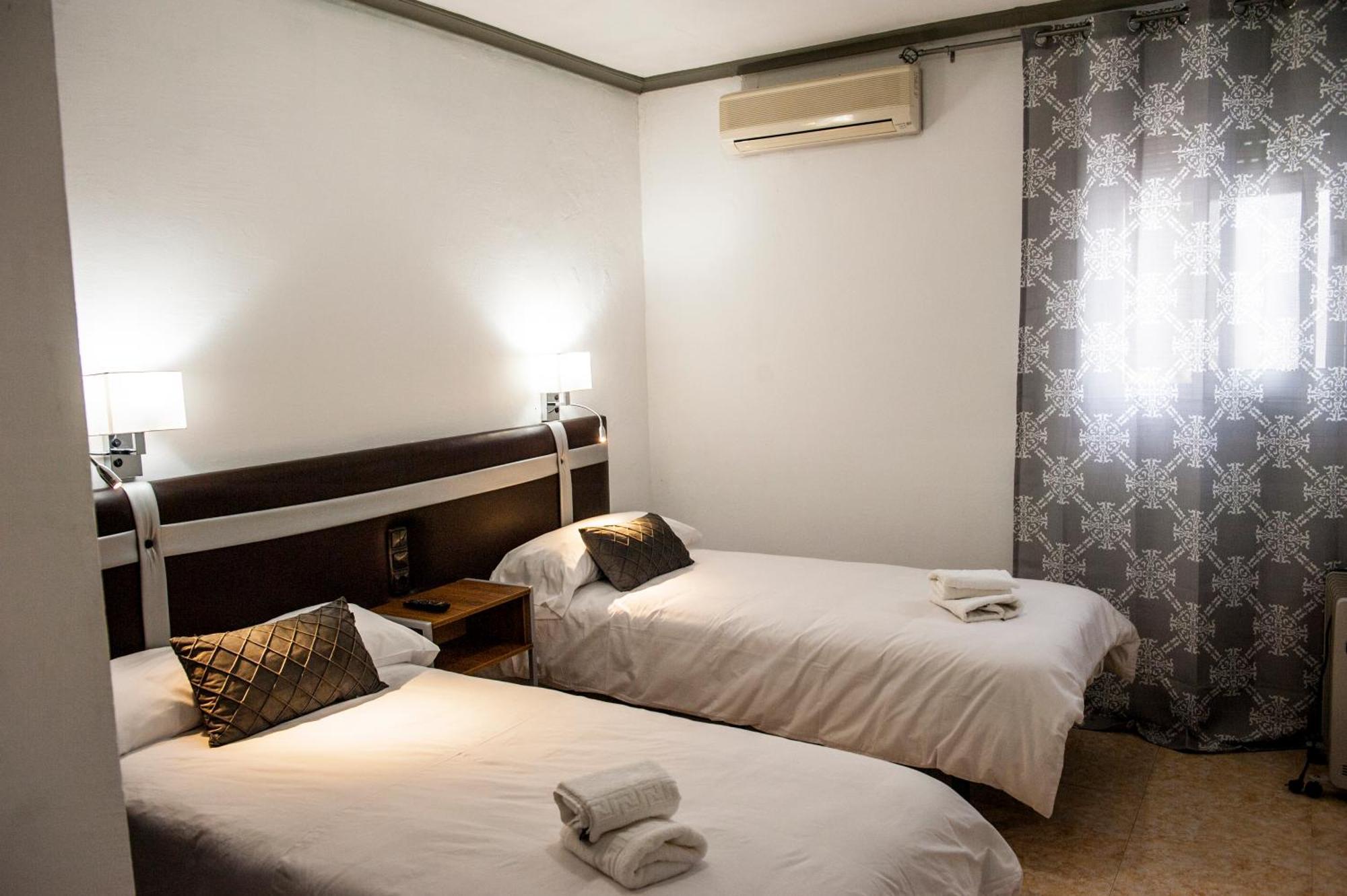 Hostal Las Palomas Lucena Exterior foto